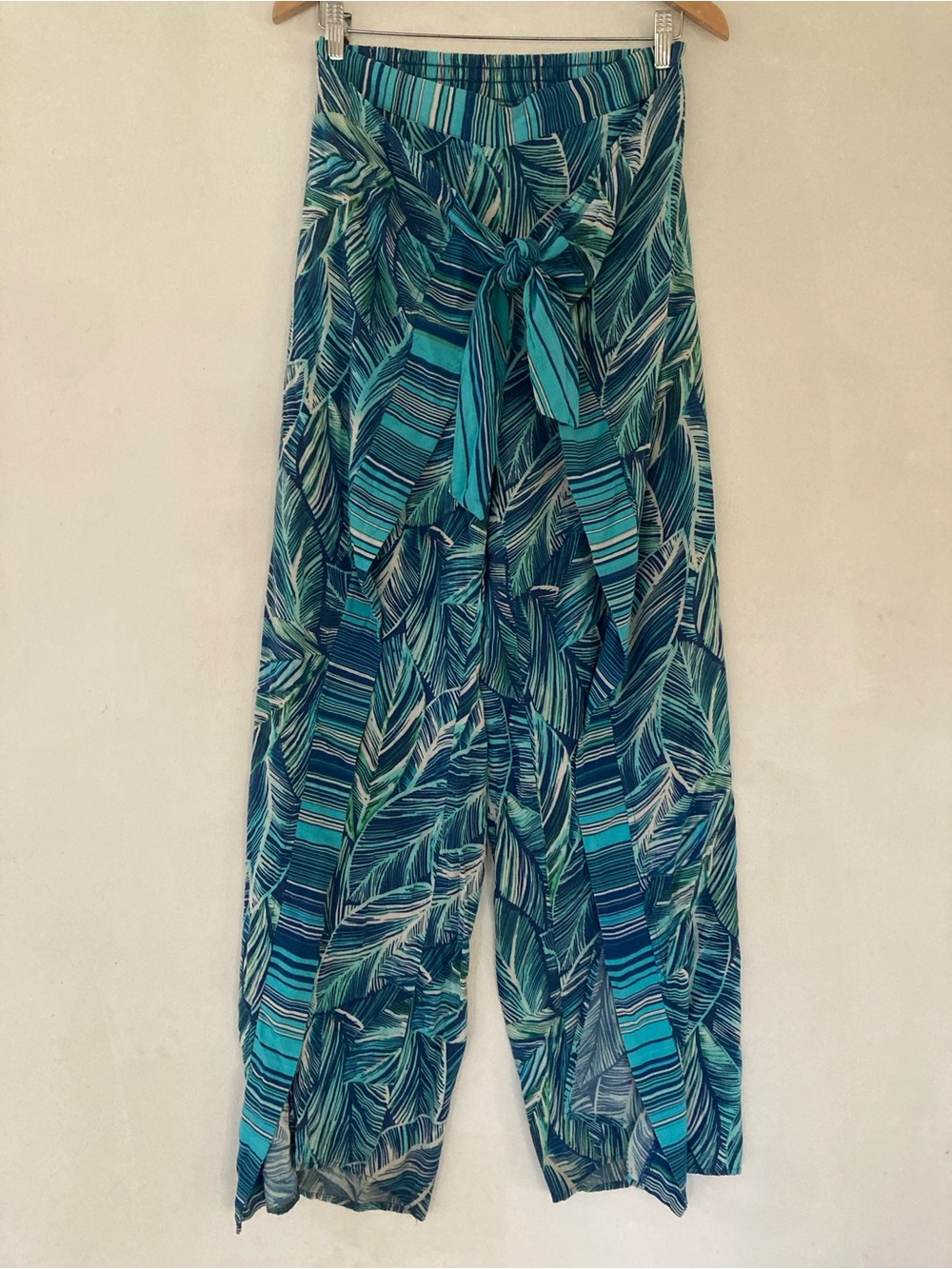 La Blanca Women's Cover up Pants Sketched Leaves Open Wide Legs Aqua Small - Picture 2 of 14